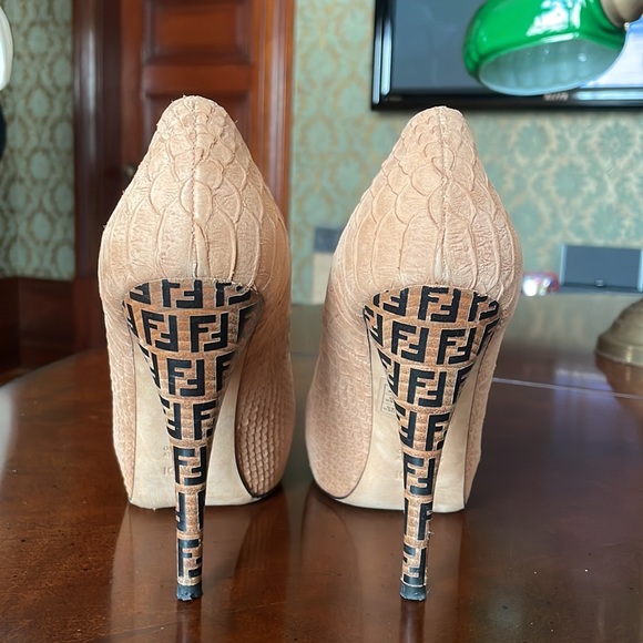 FENDI vintage heels - Picture 3 of 5